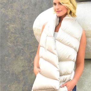 NWT Looper Puffer Scarf / Oversized Scarf